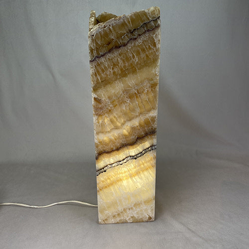 Serpentine onyx prism lamp, 15x15x50cm, white, view 2 | Cayen Home