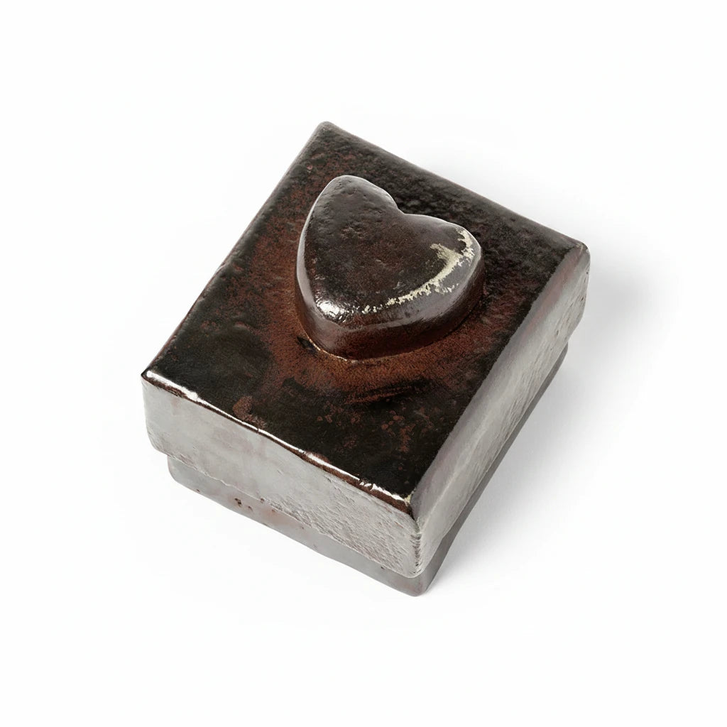 Jan Barboglio El Corazon box, natural iron finish | Cayen Home