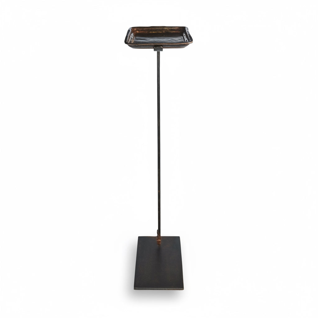 Jan Barboglio Mesita Charola side table, view 2 | Cayen Home