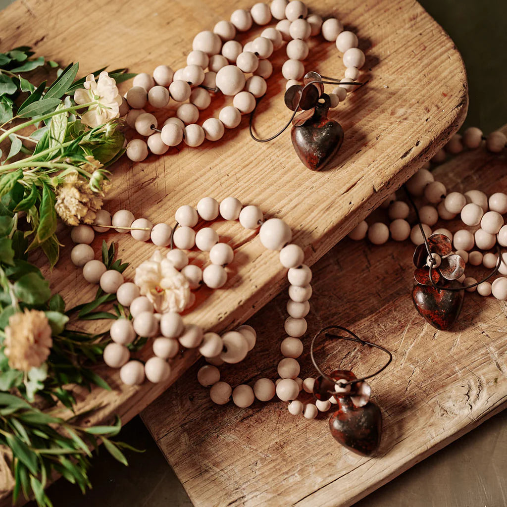 Jan Barboglio Sonrojarse beads, view 2 | Cayen Home