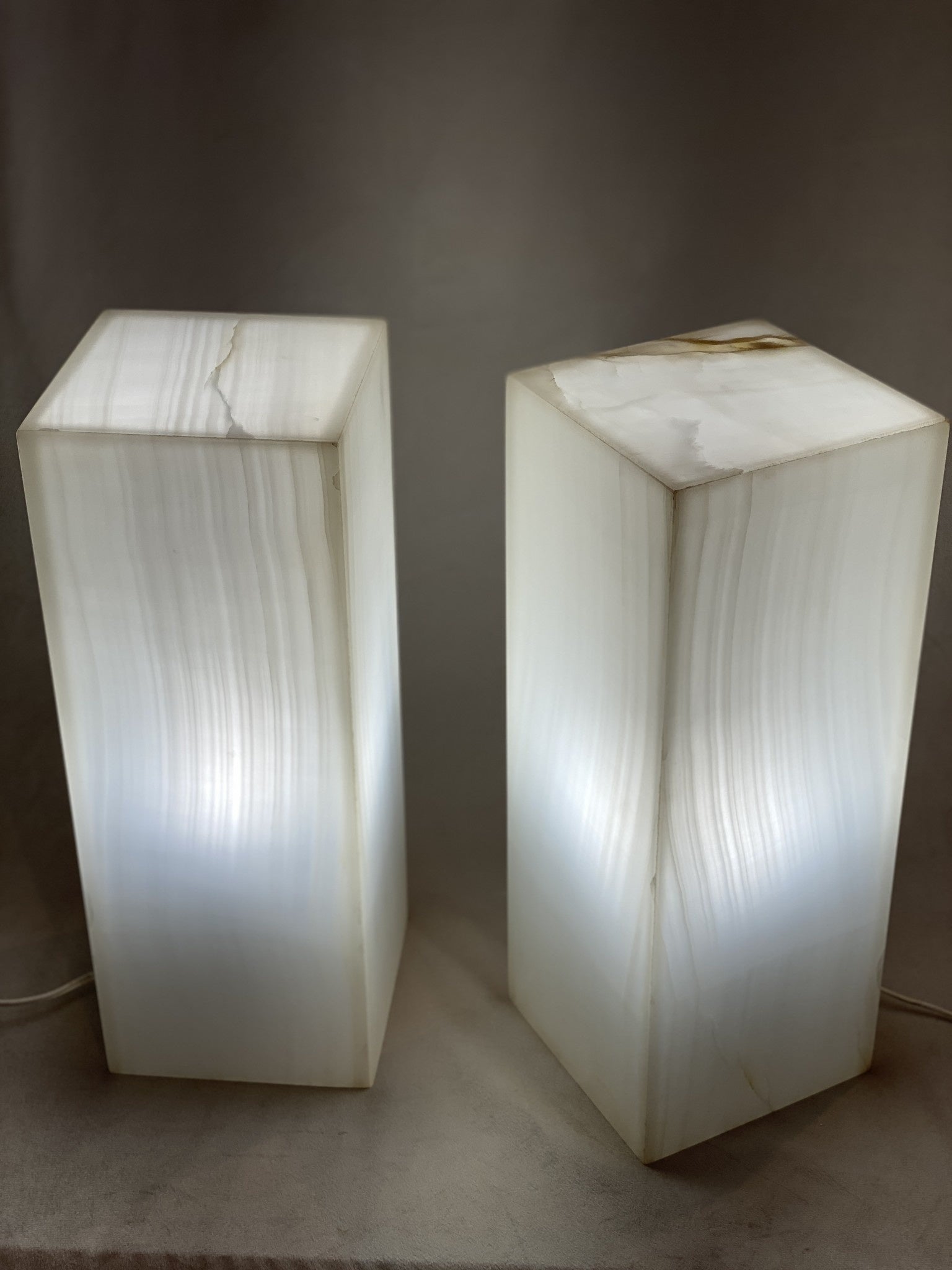 White onyx gemstone lamp, 40x15cm, view 5 | Cayen Home