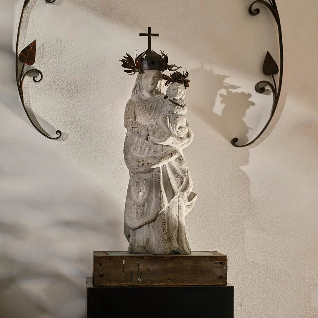Jan Barboglio La Reina de Familia statue, view 3 | Cayen Home