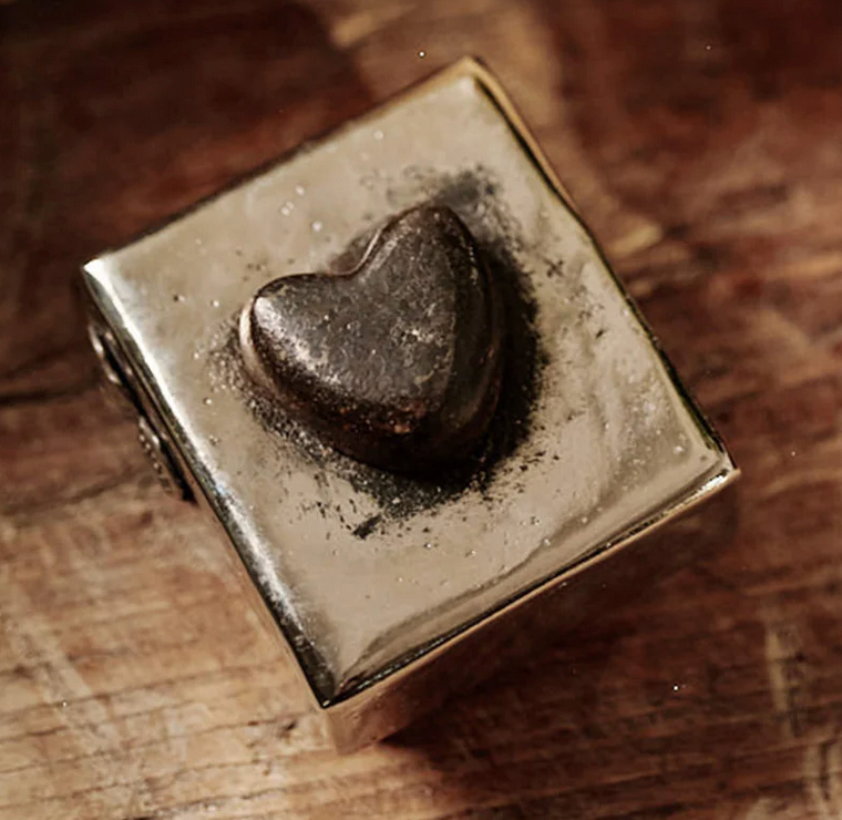 Jan Barboglio El Corazon box, view 4 | Cayen Home