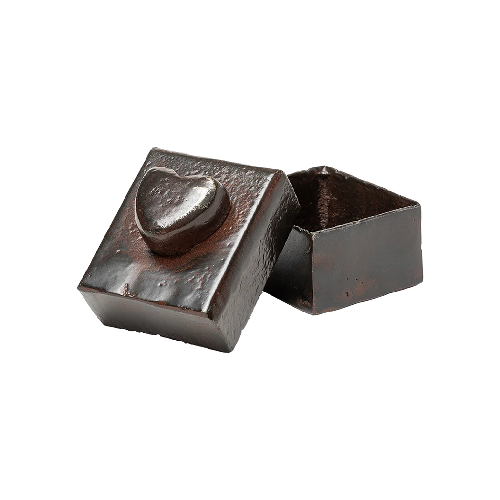 Jan Barboglio El Corazon box, natural iron finish, view 3 | Cayen Home