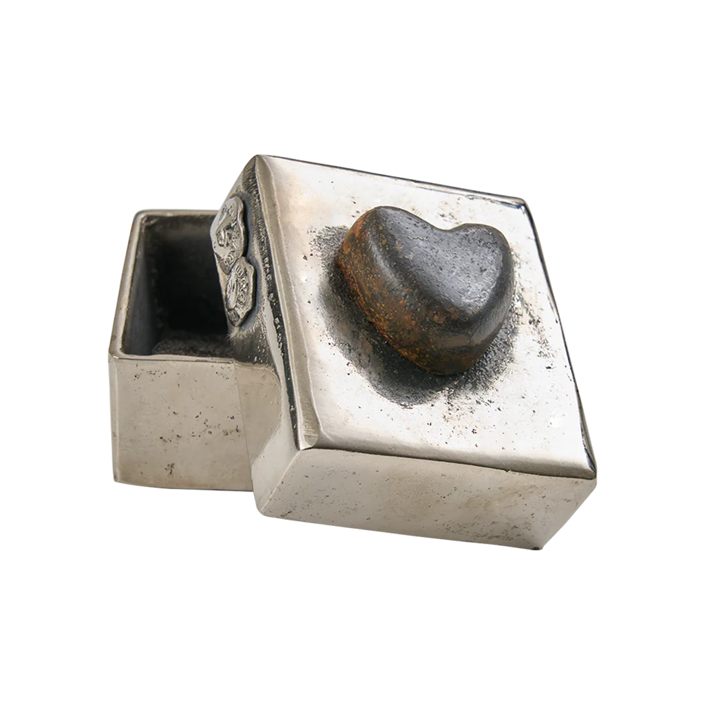 Jan Barboglio El Corazon box, view 2 | Cayen Home