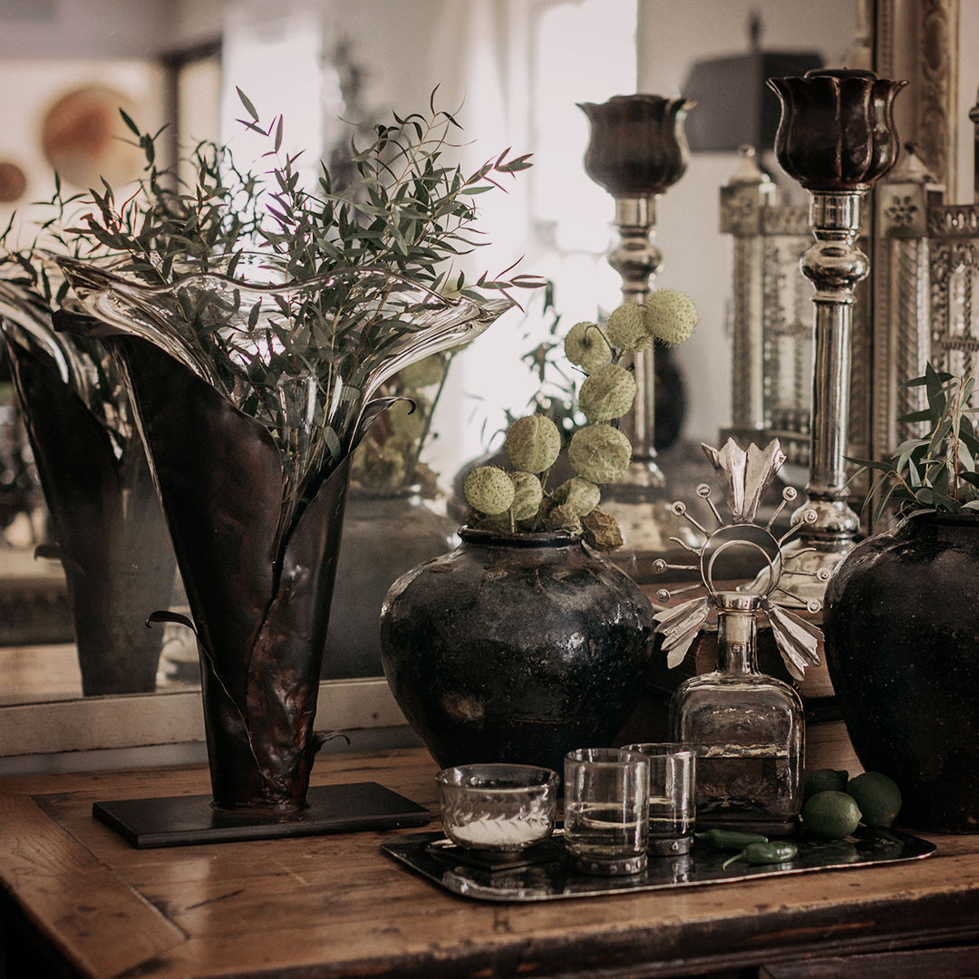 Jan Barboglio Campanilla vase lifestyle, view 3