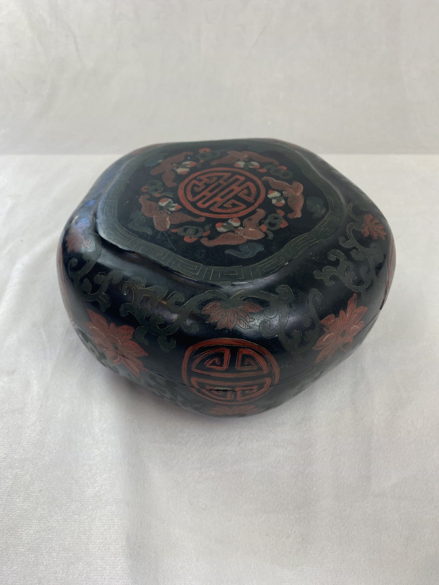 Black and red antique Tibetan lacquer box, view 4 | Cayen Home