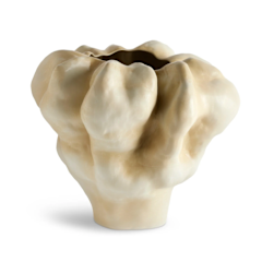 L'Objet Timna porcelain vase, short, latte | Cayen Home