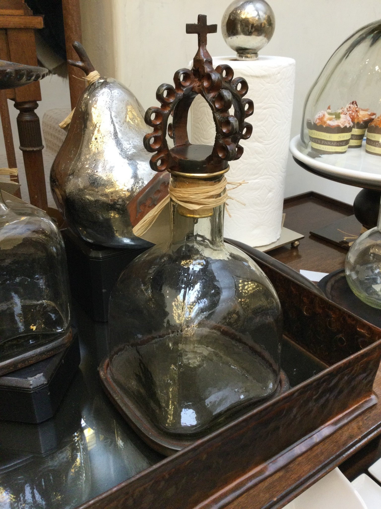 Jan Barboglio El Rey decanter, clear with crown topper, view 2 | Cayen Home