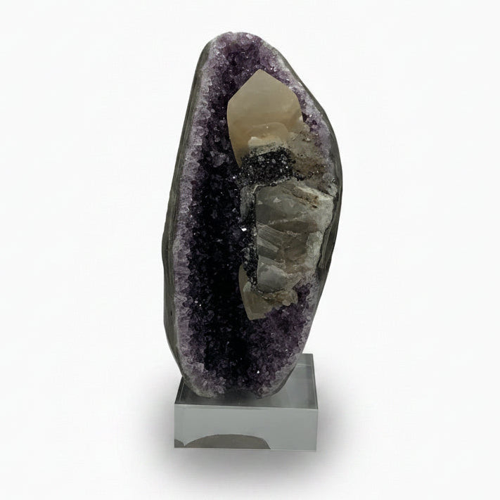 Amethyst specimen, medium, B | Cayen Home