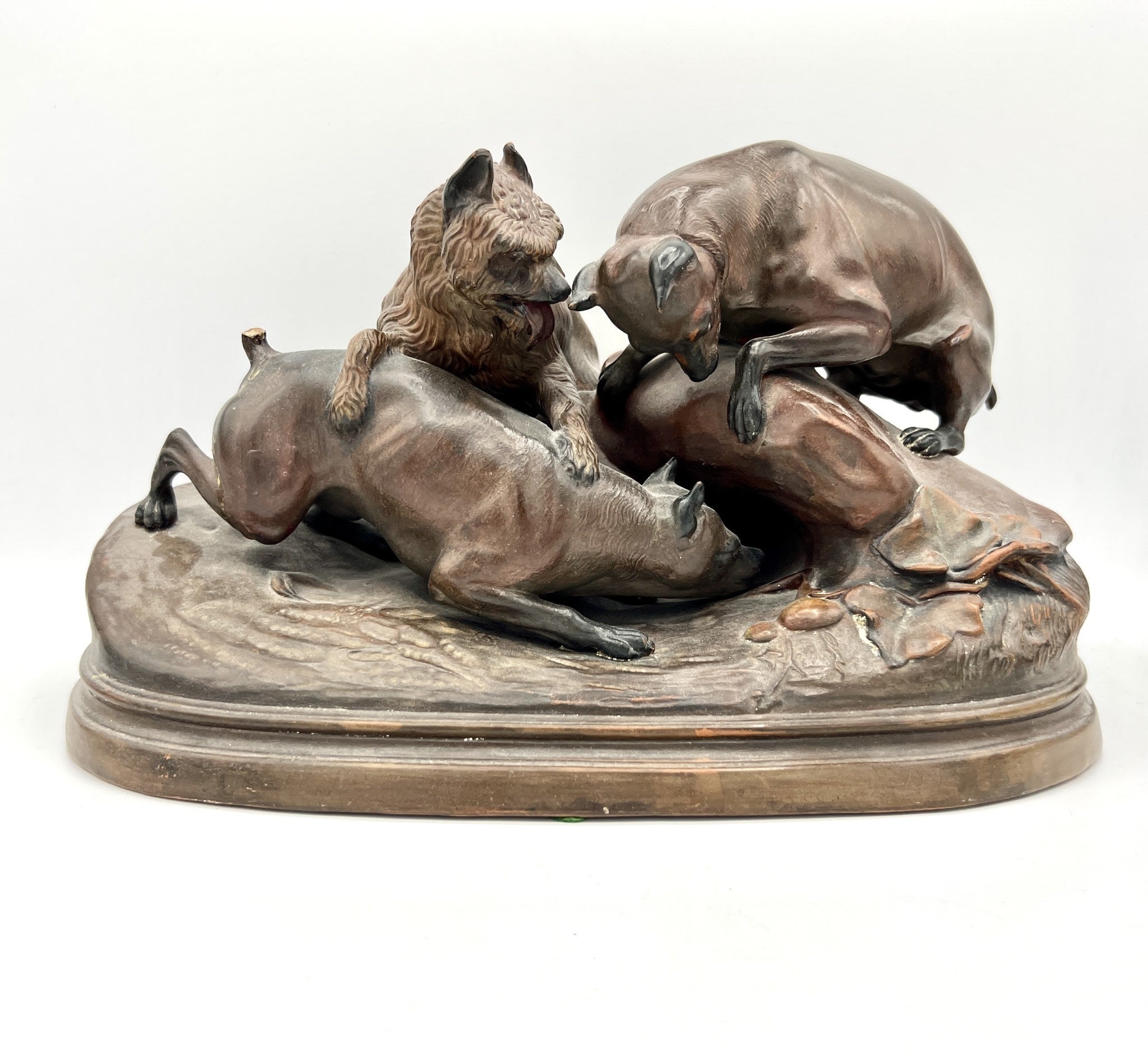 Three dogs at the burrow, bronze | Cayen Home