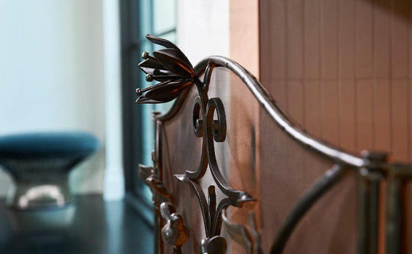 Jan Barboglio Golondrina firescreen, view 4 | Cayen Home