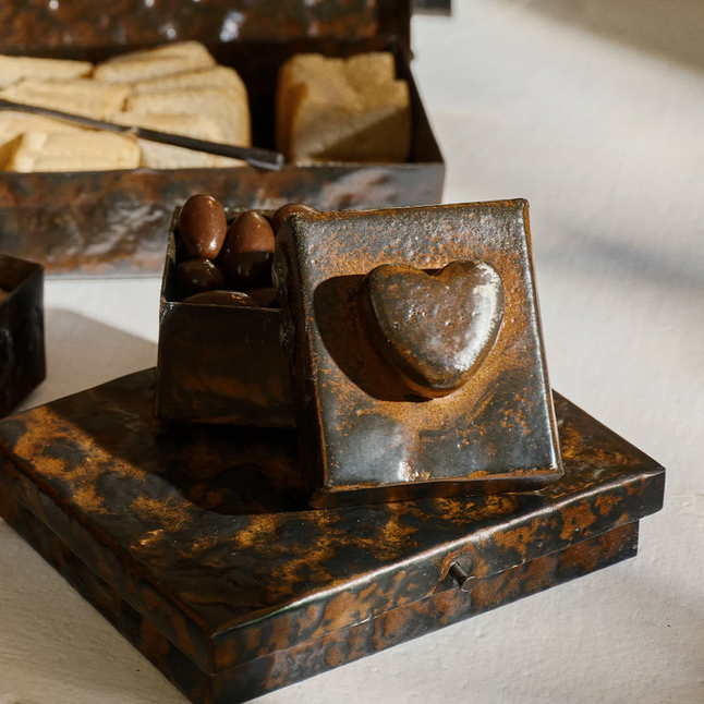 Jan Barboglio El Corazon box, natural iron finish, view 4 | Cayen Home