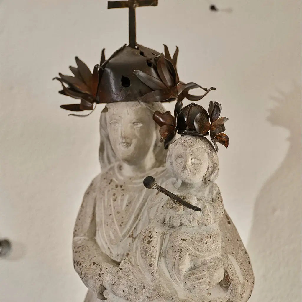 Jan Barboglio La Reina de Familia statue, view 2 | Cayen Home