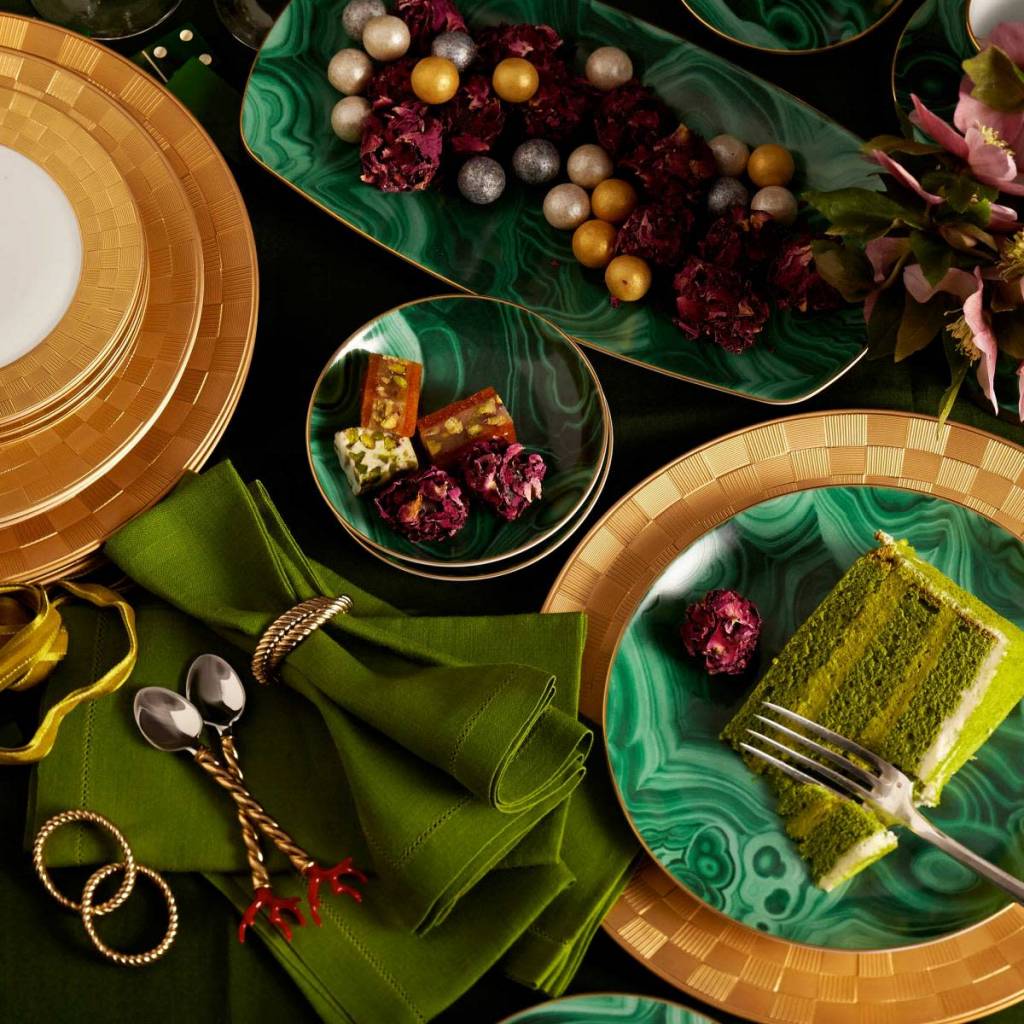 L'Objet malachite dessert plates, set of 4, view 3 | Cayen Home
