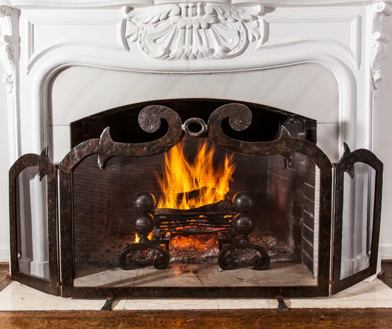 Jan Barboglio Argolla triple panel firescreen, view 2 | Cayen Home