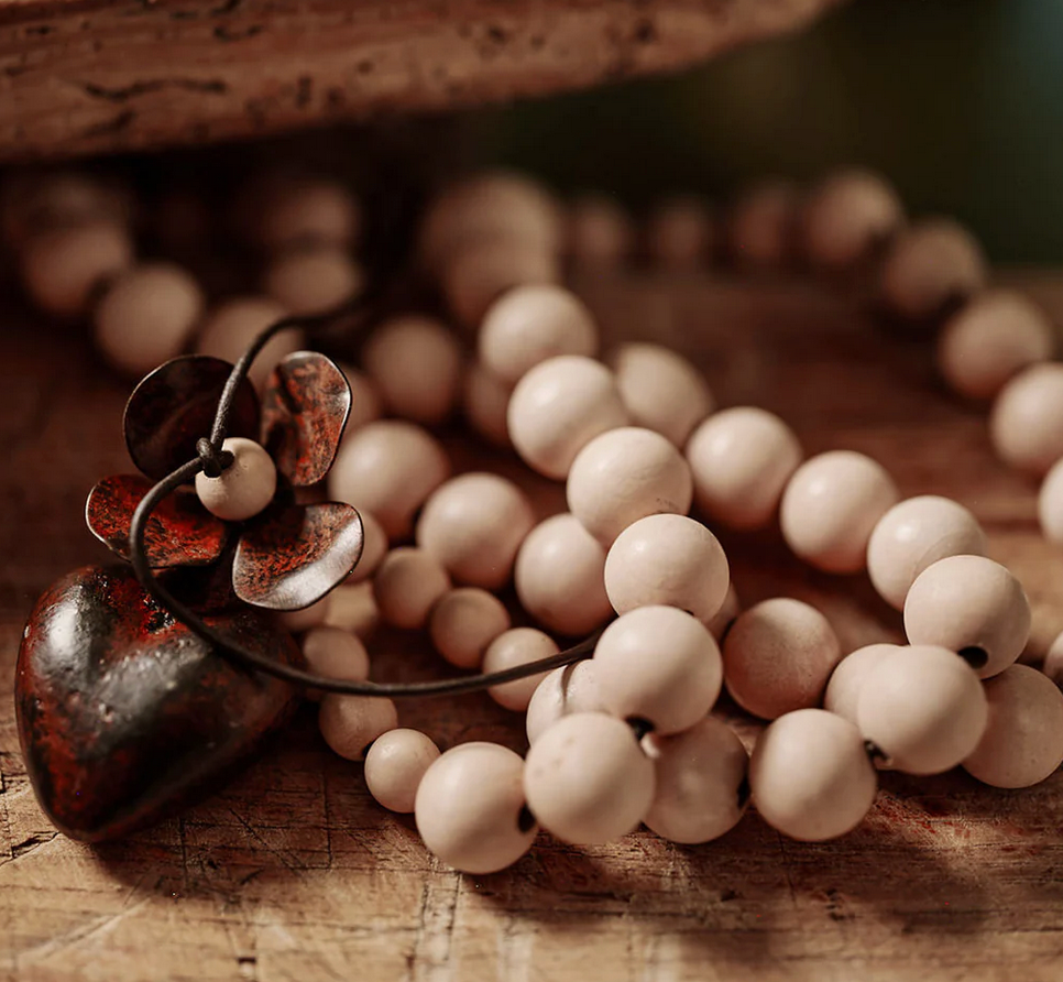 Jan Barboglio Sonrojarse beads, view 3 | Cayen Home