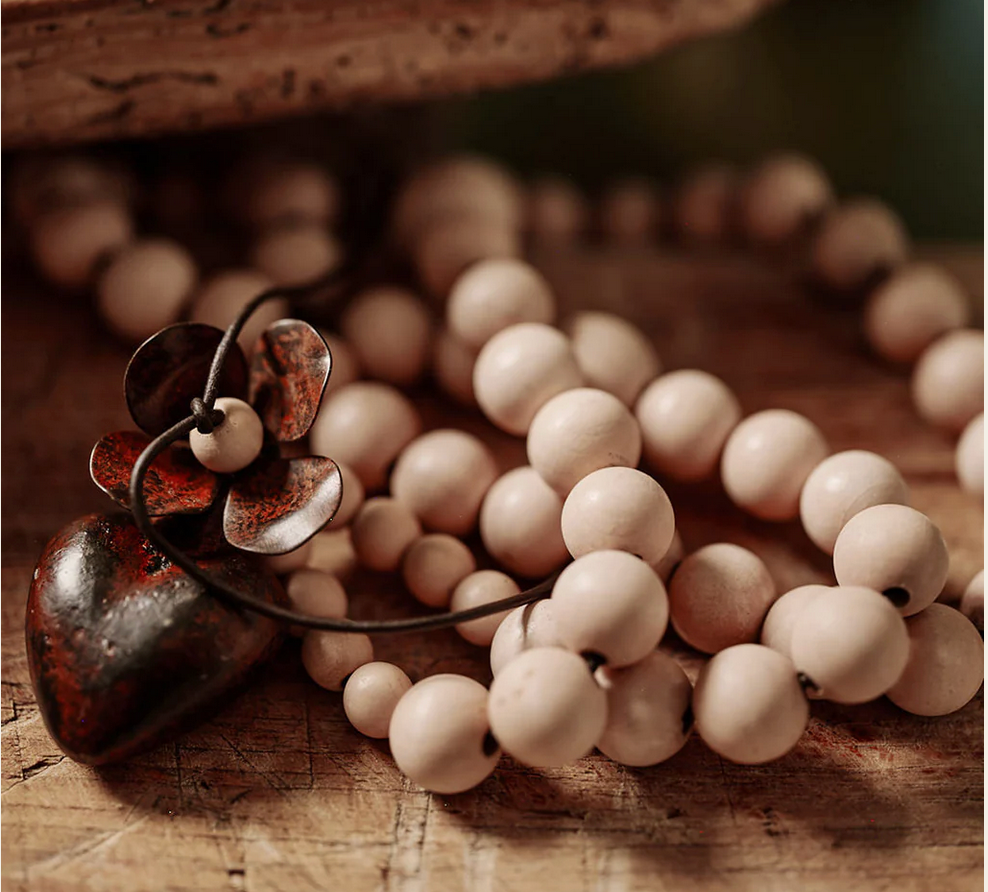 Jan Barboglio Sonrojarse beads, view 3 | Cayen Home